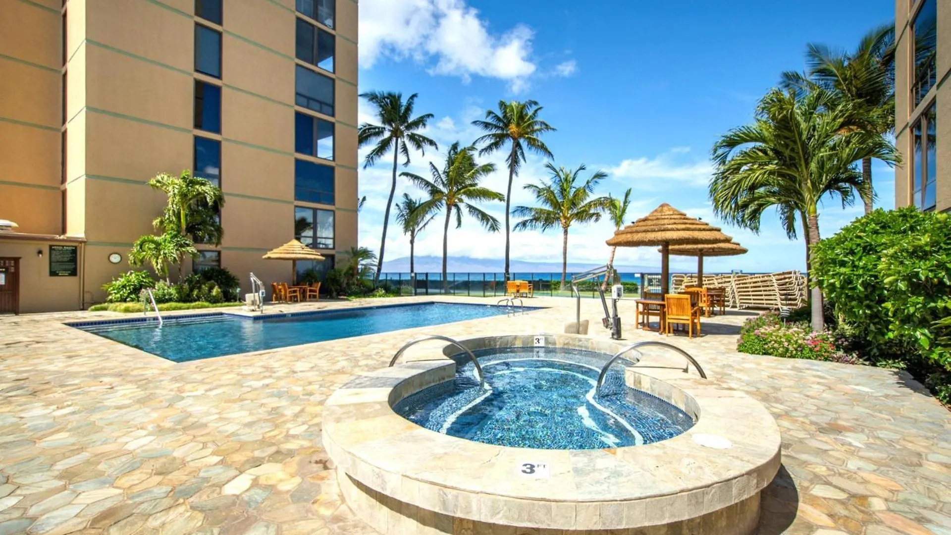 Spacious 4-Bedroom Mahana Collection - Multi Unit Listing - Same Building - Ocean Front - 2 Free Rental Cars Mah-301 Mah-419 Kaanapali USA