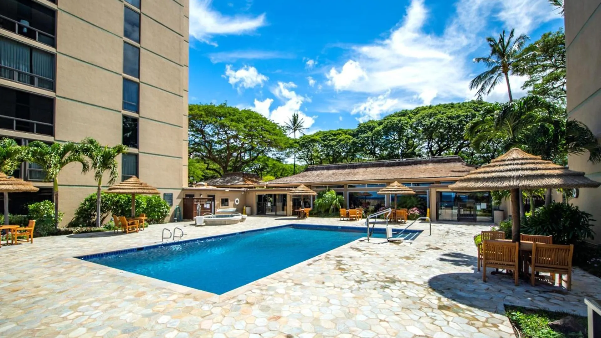 Spacious 4-Bedroom Mahana Collection - Multi Unit Listing - Same Building - Ocean Front - 2 Free Rental Cars Mah-301 Mah-419 Kaanapali