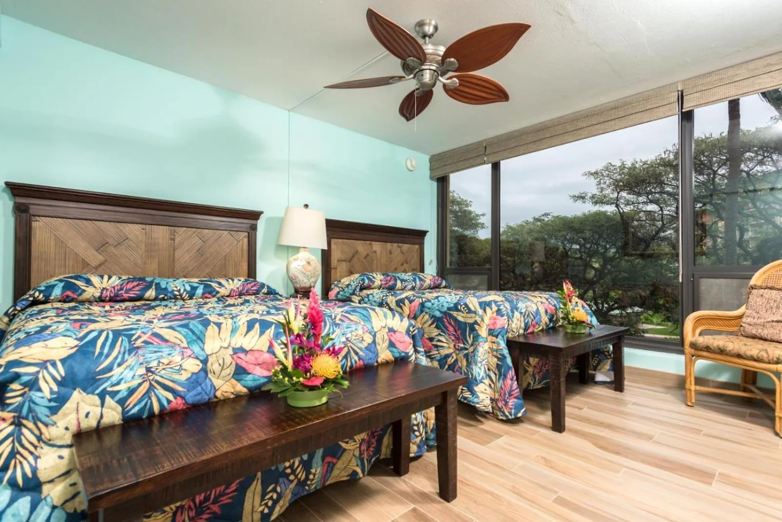 Apartment Spacious 4-Bedroom Mahana Collection - Multi Unit Listing - Same Building - Ocean Front - 2 Free Rental Cars Mah-301 Mah-419 Kaanapali
