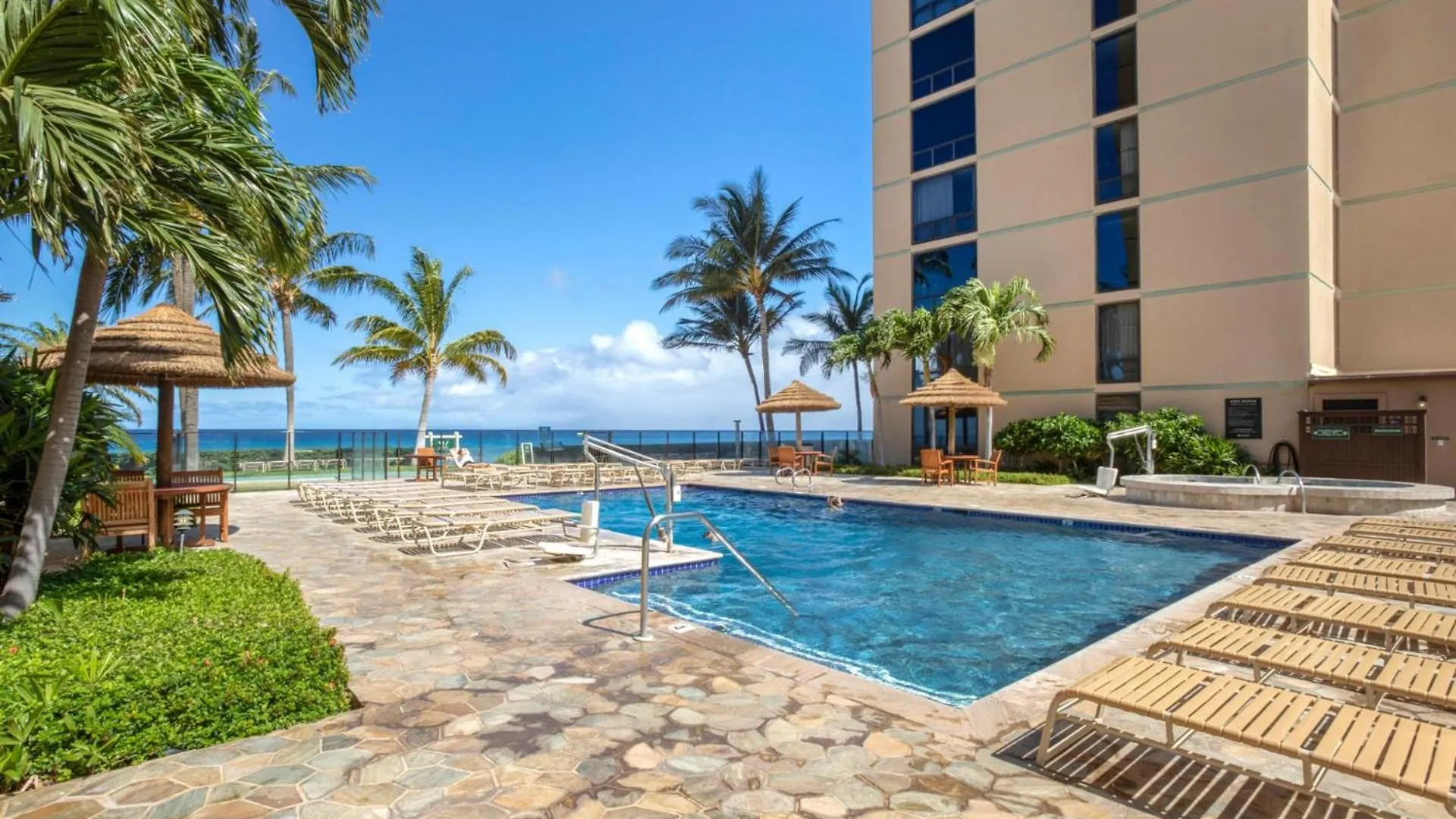 Apartment Spacious 4-Bedroom Mahana Collection - Multi Unit Listing - Same Building - Ocean Front - 2 Free Rental Cars Mah-301 Mah-419 Kaanapali